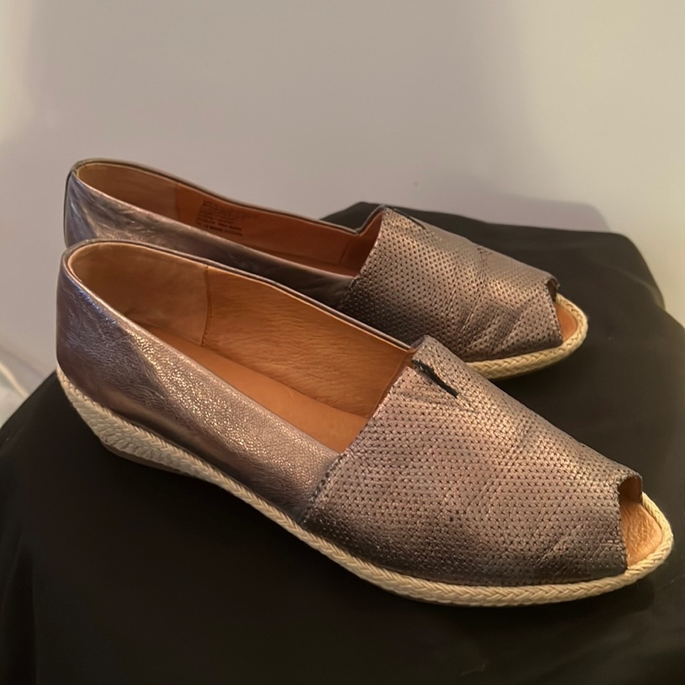 GENTLE SOULS LUCI A LINE 2 PERFORATED LEATHER PEEP TOE ESPADRILLE WEDGE COPPER